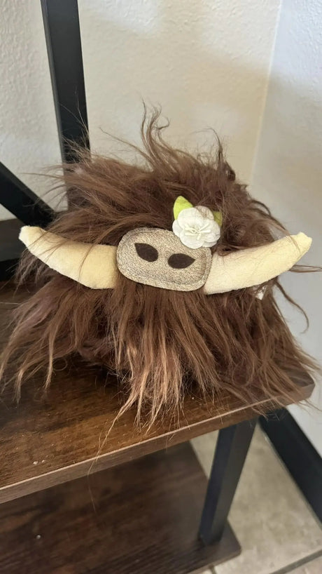 Brown Highland Cow Plushie Cozy Pines