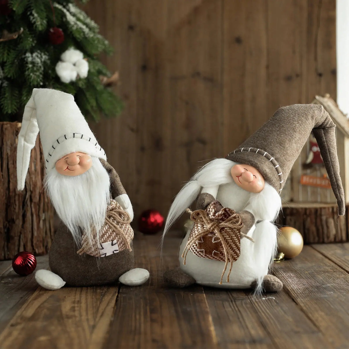 Gnome with Gunny Sack Cozy Pines